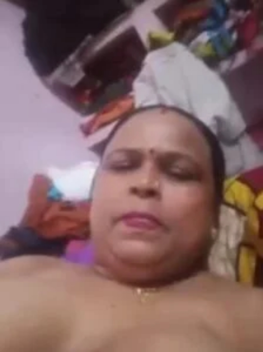 Mature Village Aunty Pussy Show On Video Call
